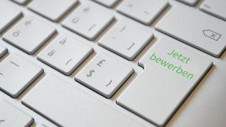 Tastatur mit jetzt bewerben